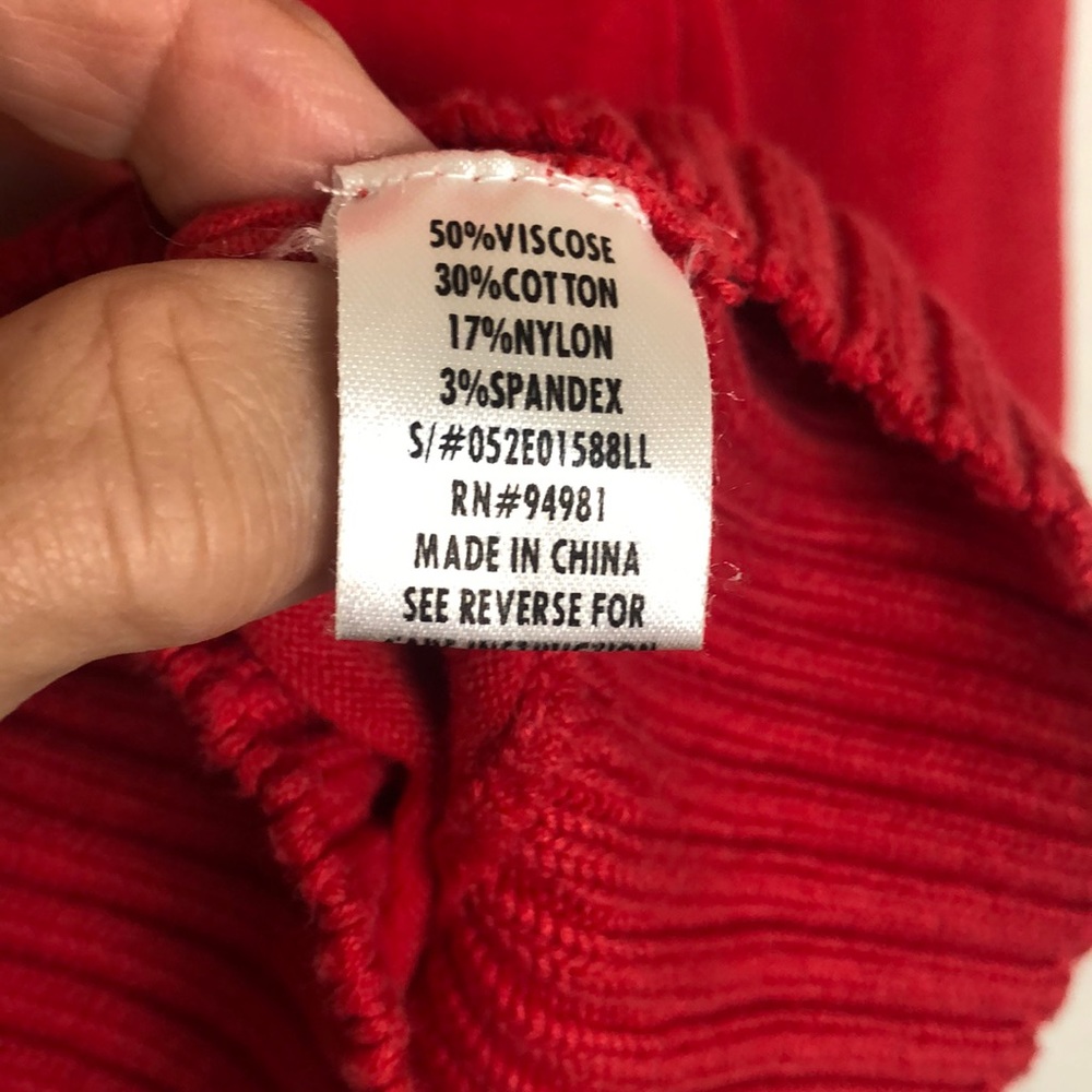 Little Red Sweater - Picture 6 of 7